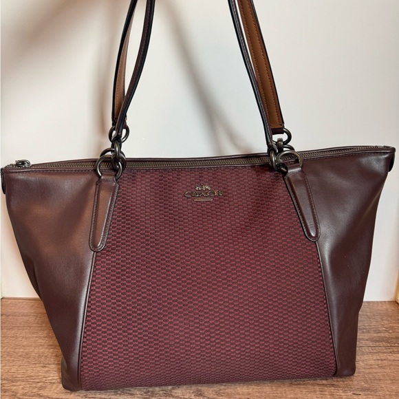 Coach Burgundy Tote w/ Wallet & Coin Pouch - Picture 1 of 14